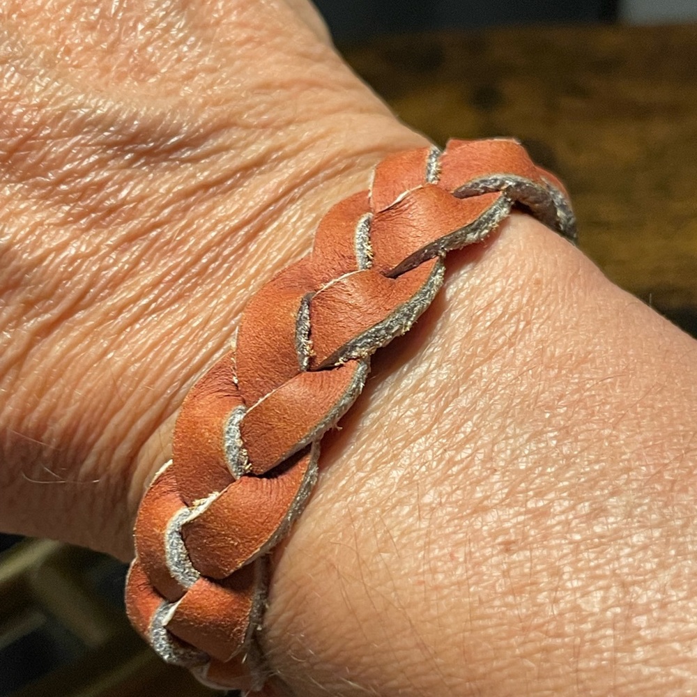 Leather braided bracelet with snap closure